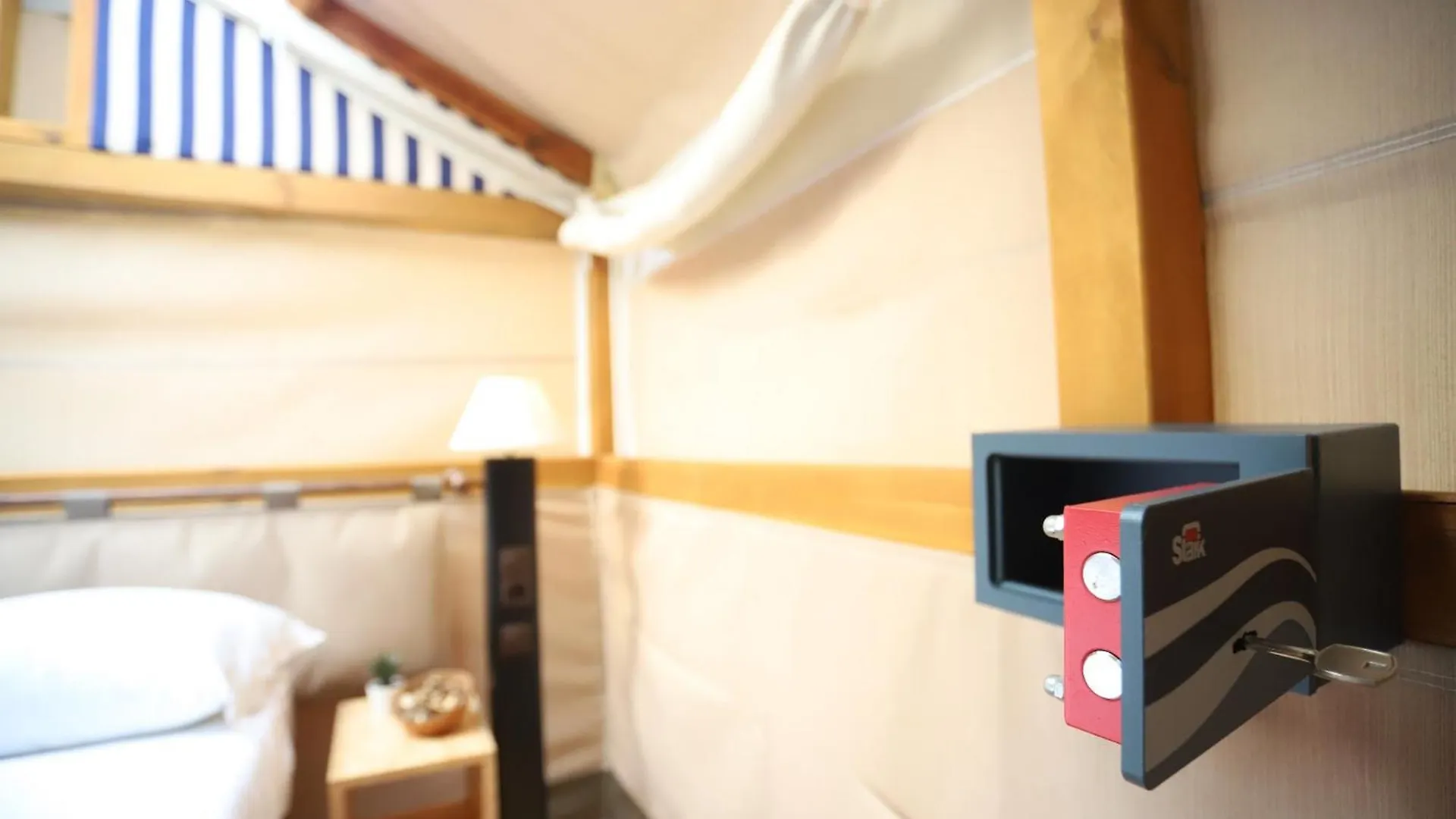 Kemping Glamping Italia 90 Mini Lodges Domaso Włochy